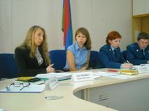 Разъяснение даёт Ирина Жученко (слева)